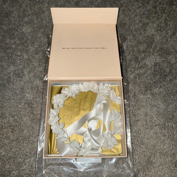 Brand new never wore Twigs& honey silk flower bridal crown main image 4